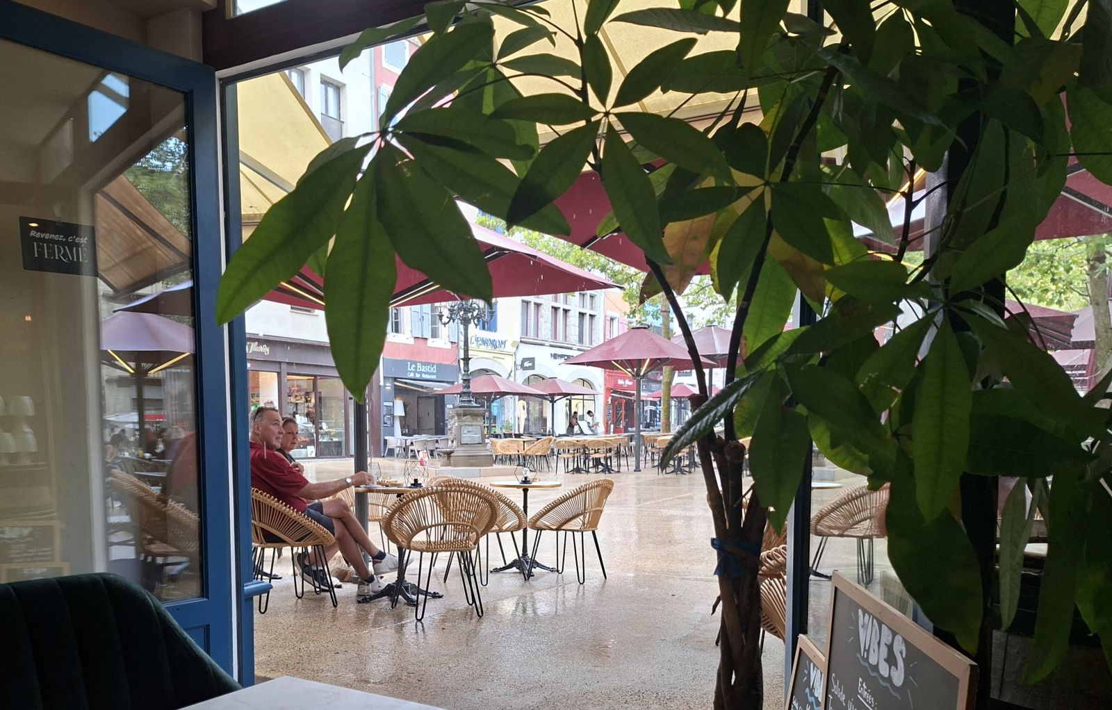 at Vibes in Place Carnot